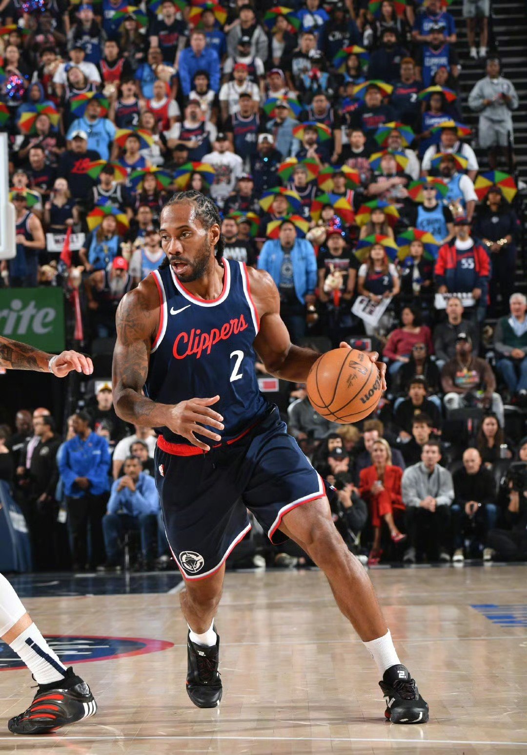 风云突变！洛杉矶快船国际比赛日临场应变；NBA总决赛版图或变；球迷炸锅；阵容厚度经受考验的简单介绍-开云官方网站